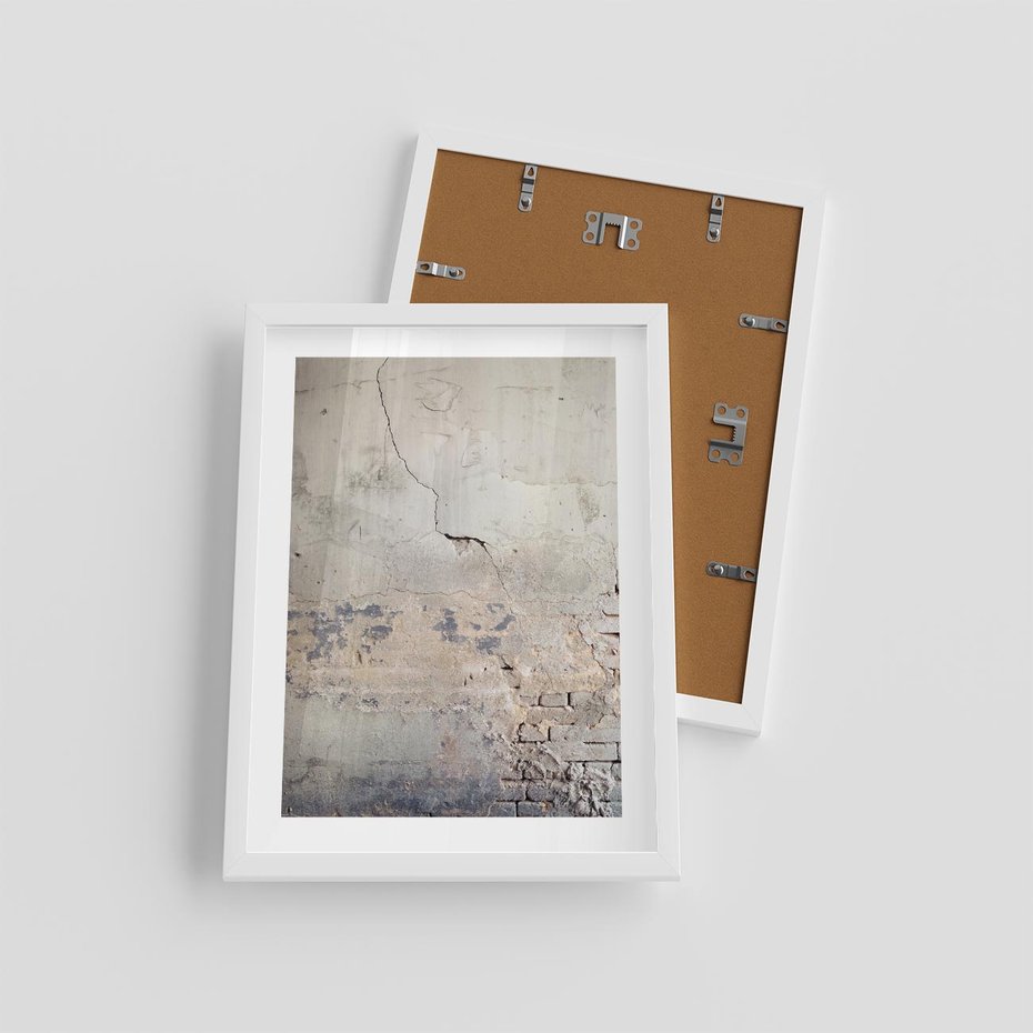 Plakat w ramie 30x40 - Surowość ściany z betonu - ściana, beton - rama biała
