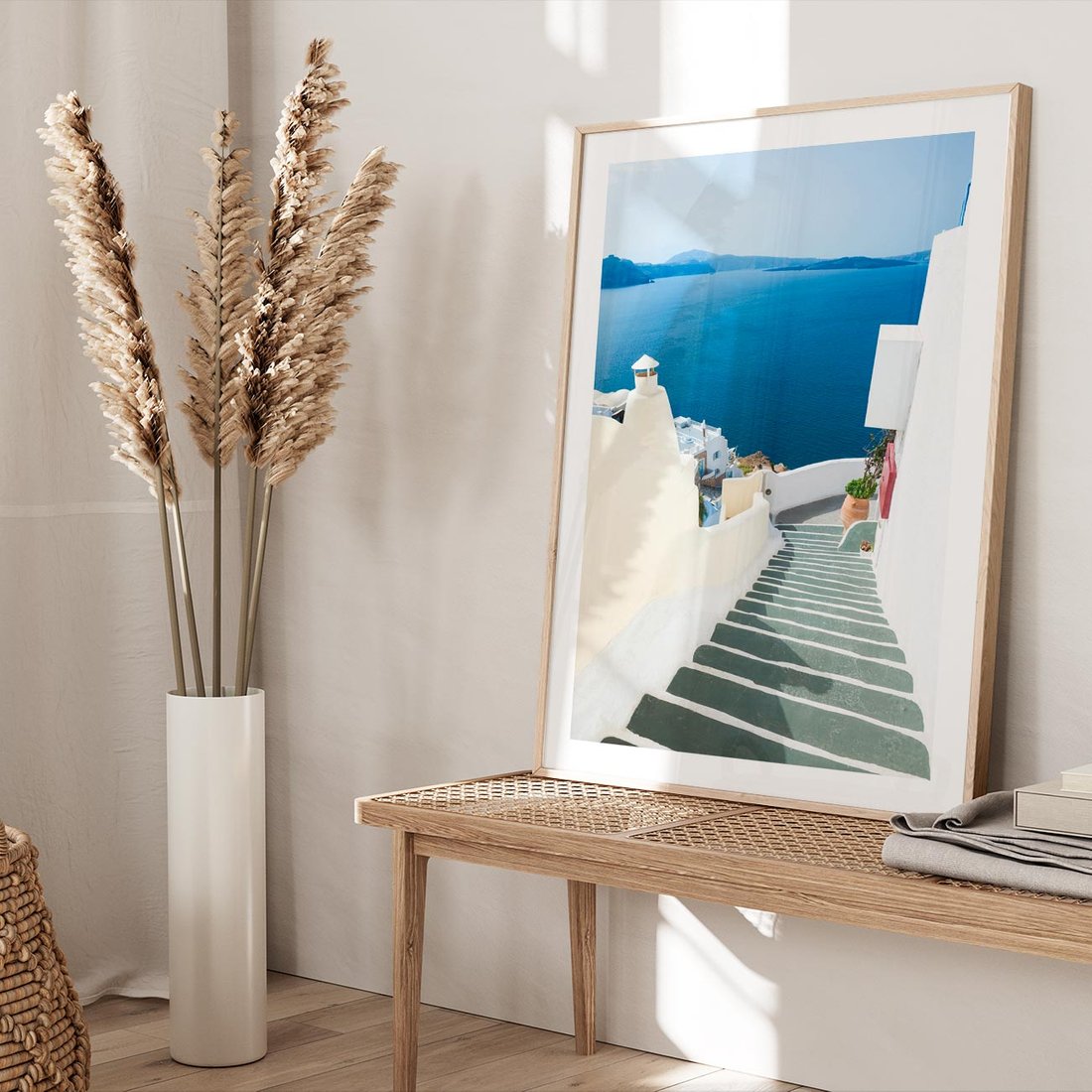 Plakat w ramie 50x70 - Malowniczy urok wyspy - Santorini, schodki - rama drewno