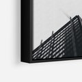 Obraz w ramie 50x70 - Nowoczesna Dynamika - perspektywa, wieżowce - rama czarna