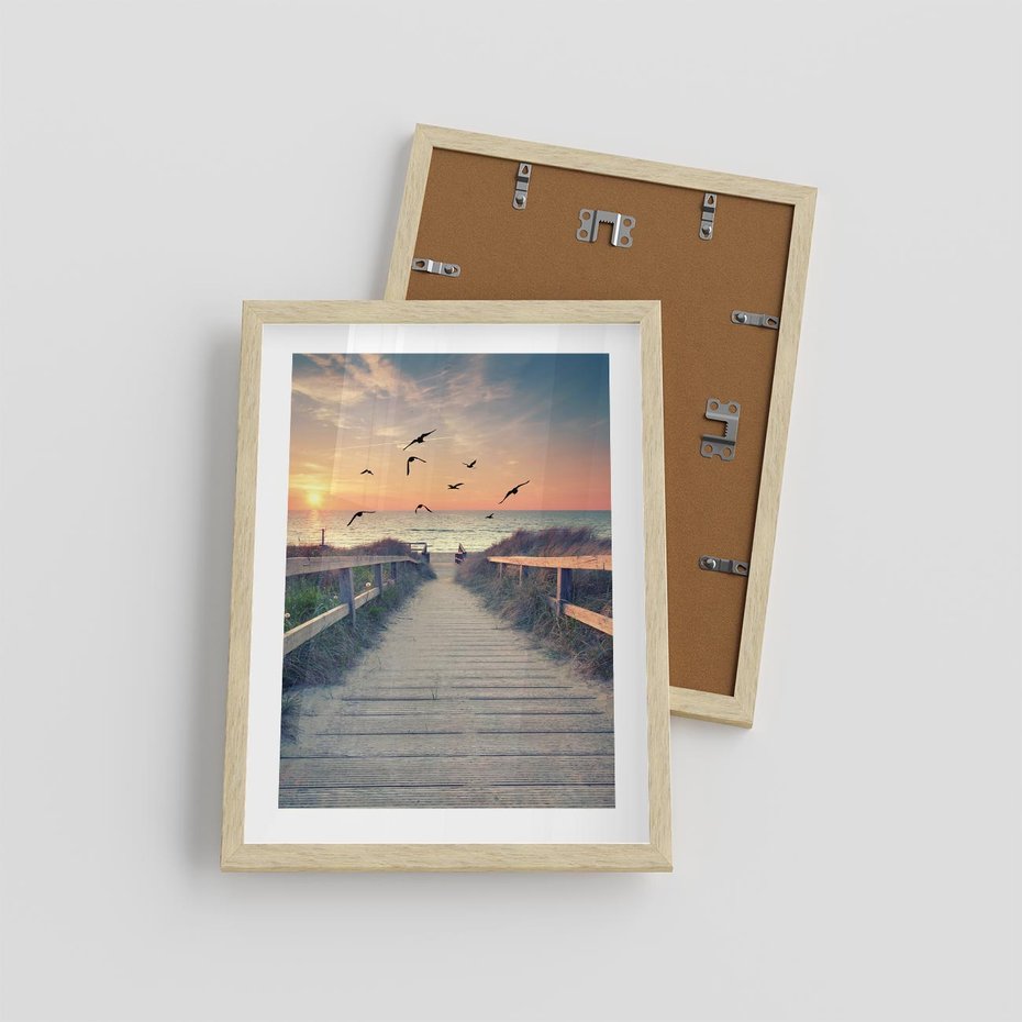 Plakat w ramie 30x40 - Sielanka nad brzegiem - plaża, pomost - rama drewno