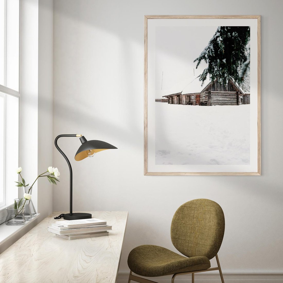 Plakat w ramie 30x40 - Zimowy Azyl - domek w górach, śnieg - rama drewno