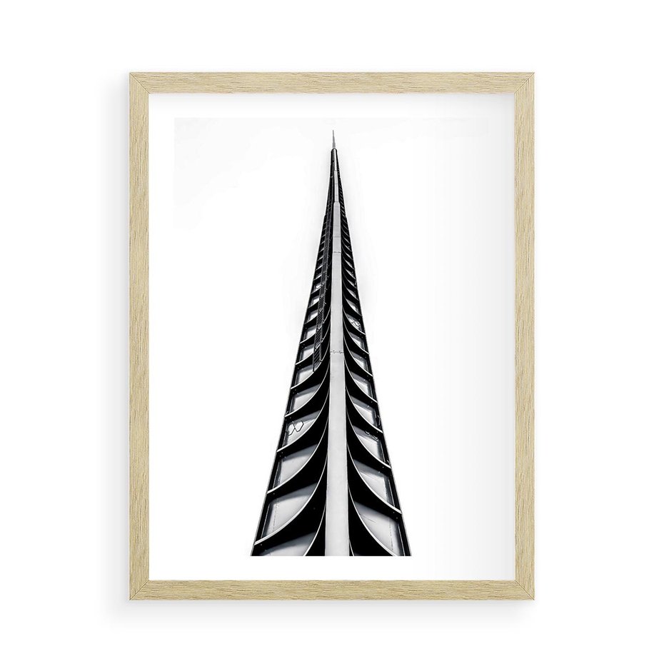 Plakat w ramie 50x70 - Majestatyczna Architektura - wysoki, strzelisty wieżowiec - rama drewno