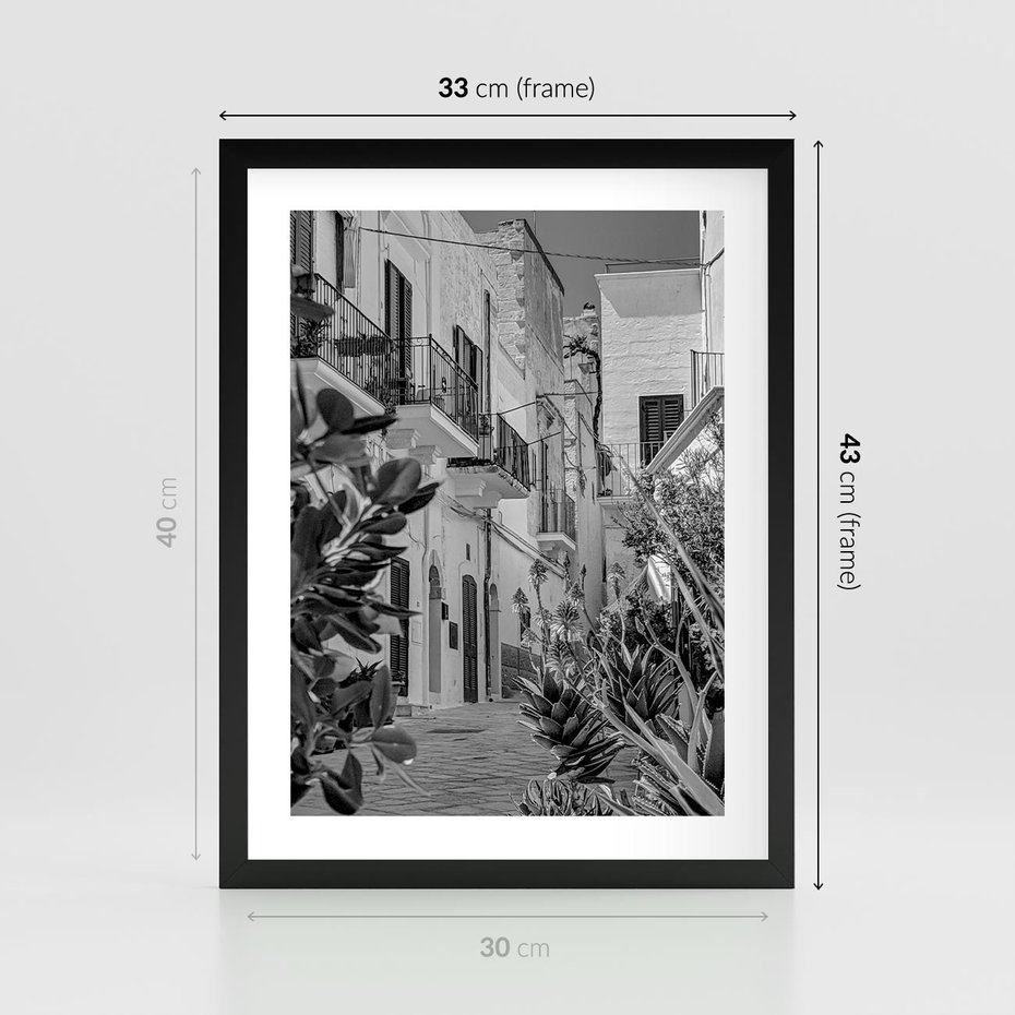 Plakat w ramie 30x40 - Nadmorska Uliczka - czarno białe zdjecie, uliczka w nadmorskim mieście - rama czarna