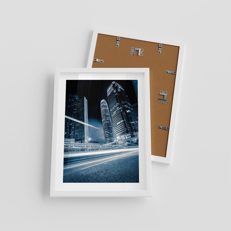 Plakat w ramie 30x40 - Nocne pejzaże miasta - miasto, nocą - rama biała