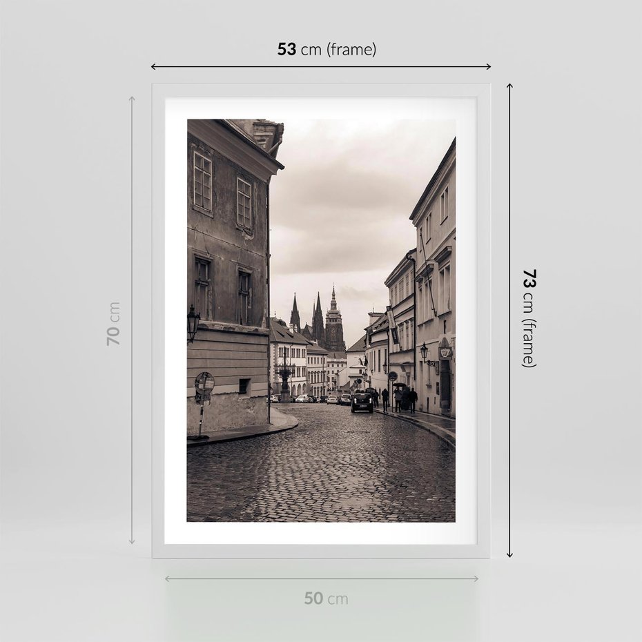 Plakat w ramie 50x70 - Przygoda Na Horyzoncie - uliczka, perspektywa - rama biała