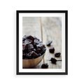 Plakat w ramie 40x50 - Smakowite rodzynki na talerzu - rodzynki, jedzenie - rama czarna