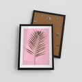 Plakat w ramie 30x40 - Promienie złotej palmy - złota, palma - rama czarna