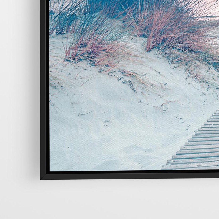 Obraz w ramie 70x50 - Magia Zachodu Słońca - fotografia, stonowane kolory - rama czarna