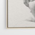 Obraz w ramie 50x50 - Szarość w Kamieniu - monochromatyczna marmurowa rzeźba, odcienie szarości - rama drewno