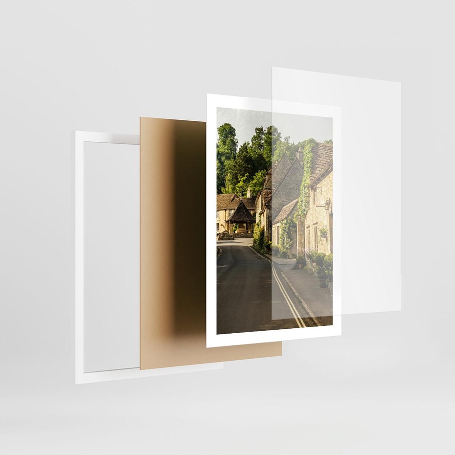 Plakat w ramie 50x70 - Magiczna podróż w głąb miasta - uliczka, perspektywa - rama biała