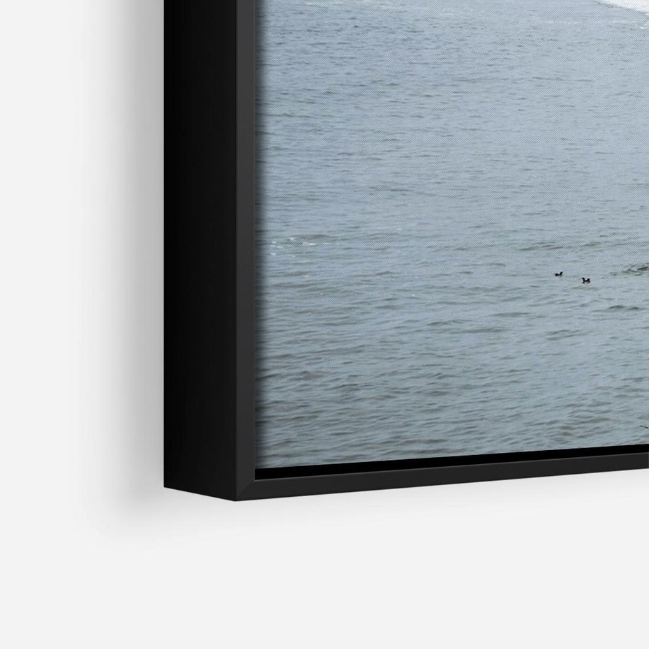 Obraz w ramie 70x50 - Mistyczna Aura - morze, mgła - rama czarna