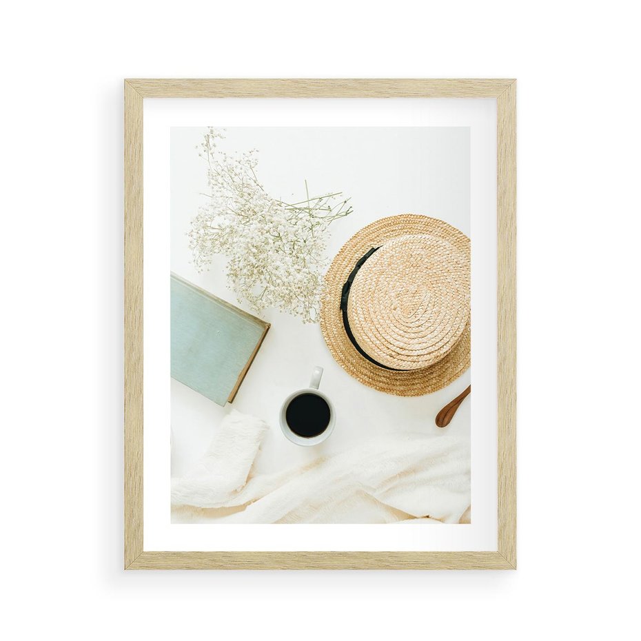 Plakat w ramie 40x50 - Boho Urok - kompozycja boho, slomkowy kapelusz - rama drewno