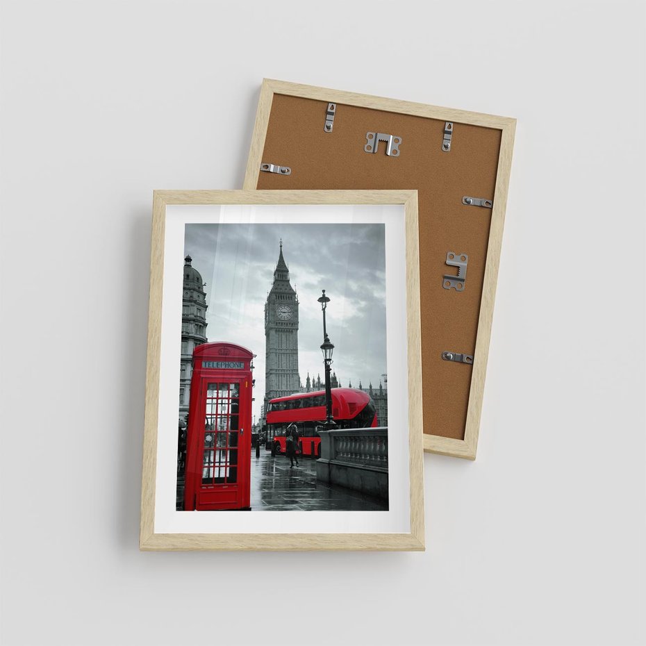 Plakat w ramie 30x40 - Uliczka z charakterystyczną budką w Londynie - Londyn, budka - rama drewno