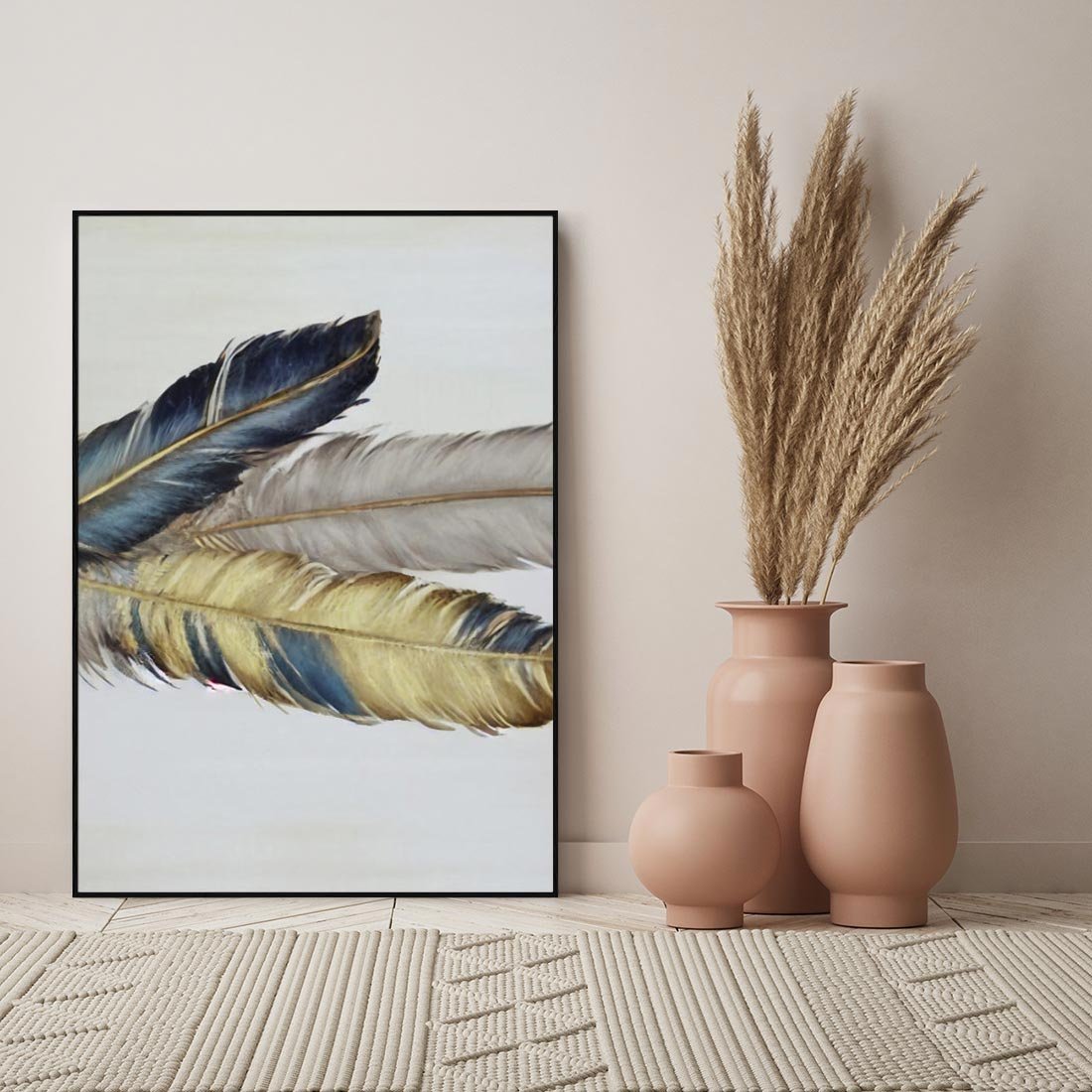 Obraz w ramie 70x100 - Granatowo-Złote Pióra - sztuka, granatowe i złote pióra - rama czarna