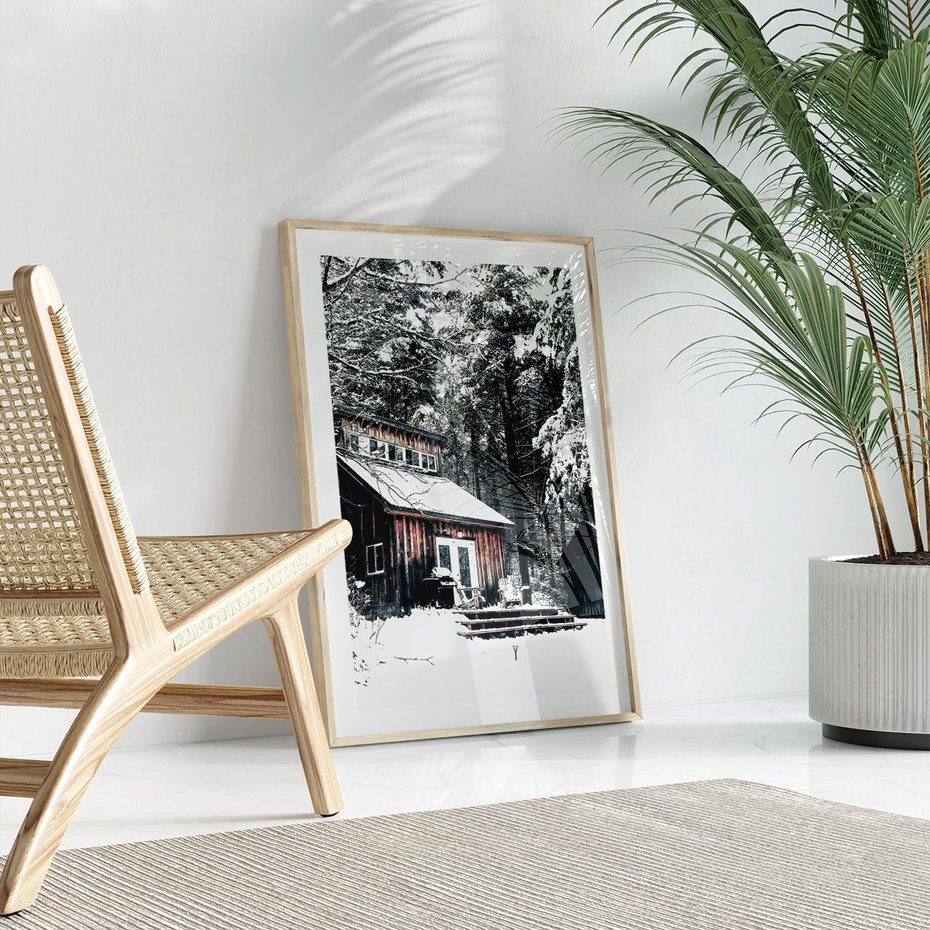 Plakat w ramie 50x70 - Zimowy Urok Drewnianego Domku - zima, drewniany domek - rama drewno