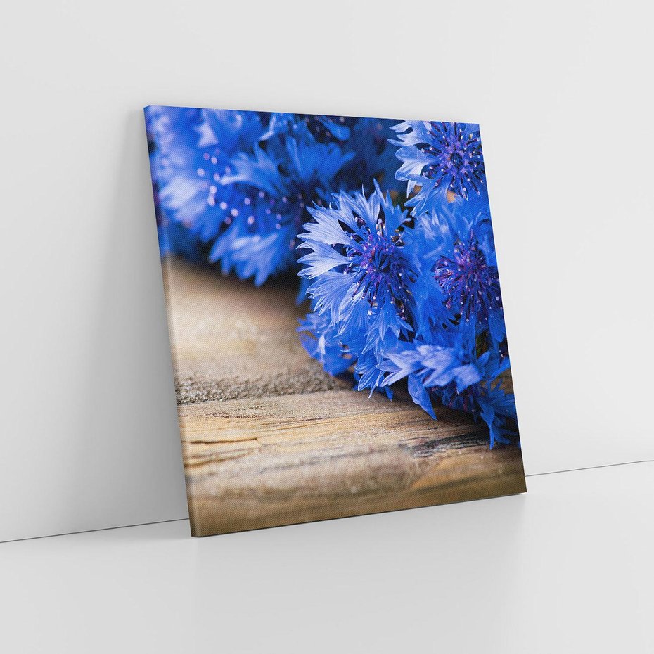 Obraz na płótnie 50x50 - Kwiatowy niebieski: Subtelność natury - kwiaty, niebieski
