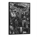 Obraz w ramie 70x100 - Kontrastujące miasto - miasto, biało - rama czarna