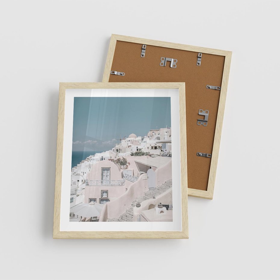 Plakat w ramie 40x50 - Śródziemnomorski Urok - zdjęcie Santorini, białe budynki - rama drewno