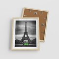 Plakat w ramie 40x50 - Paryskie Romantyczne Spotkanie - Eiffla, samochód - rama drewno