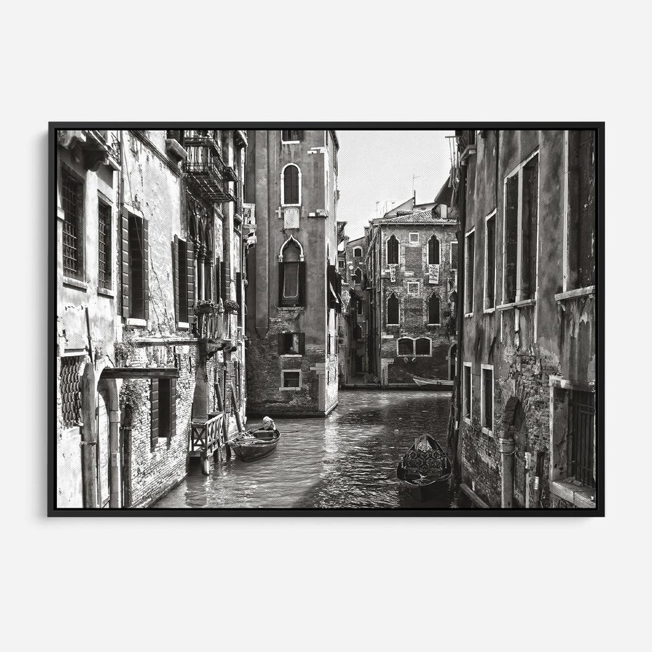 Obraz w ramie 70x50 - Weneckie Kanały - czarno białe zdjęcie, wenecja - rama czarna