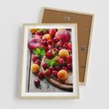Plakat w ramie 50x70 - Owoce w restauracji artystycznie - owoce, restauracja - rama drewno