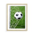 Plakat w ramie 50x70 - Namiętność Piłki i Gola - piłka nożna, gol - rama drewno