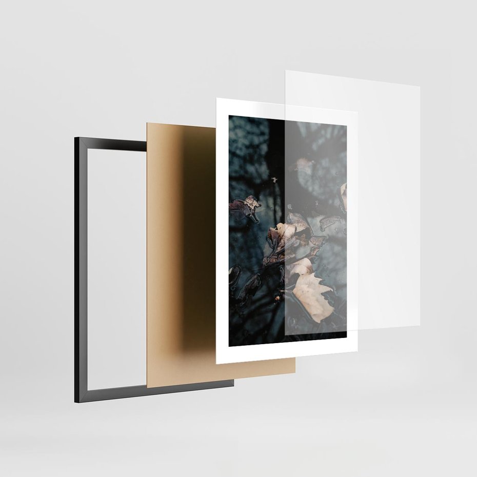 Plakat w ramie 30x40 - Jesienne Liście w Kałużach: Odbicie Natury - jesienne liście wkałuży, fotografia - rama czarna