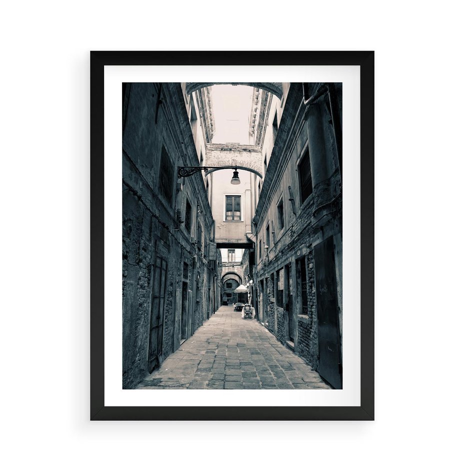 Plakat w ramie 50x70 - Odkryj tajemnice miasta - uliczka, perspektywa - rama czarna