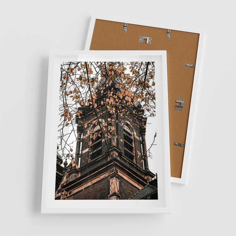 Plakat w ramie 50x70 - Jesienna Wieża w Liściach - architektura, wieża - rama biała