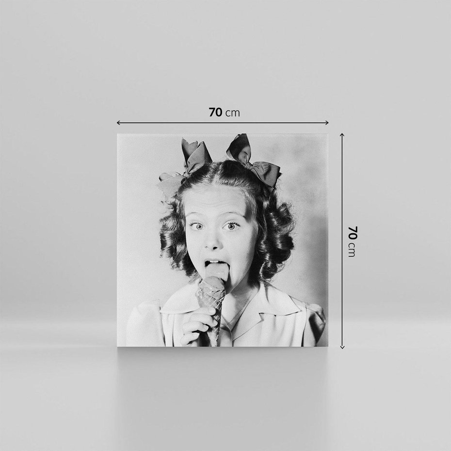 Obraz na płótnie 70x70 - Pyszny Deser - retro zdjęcie, czarno białe