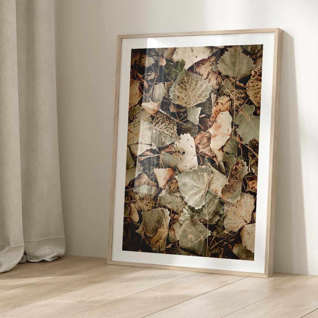 Plakat w ramie 30x40 - Magia Jesiennych Liści - liście, suche liście - rama drewno