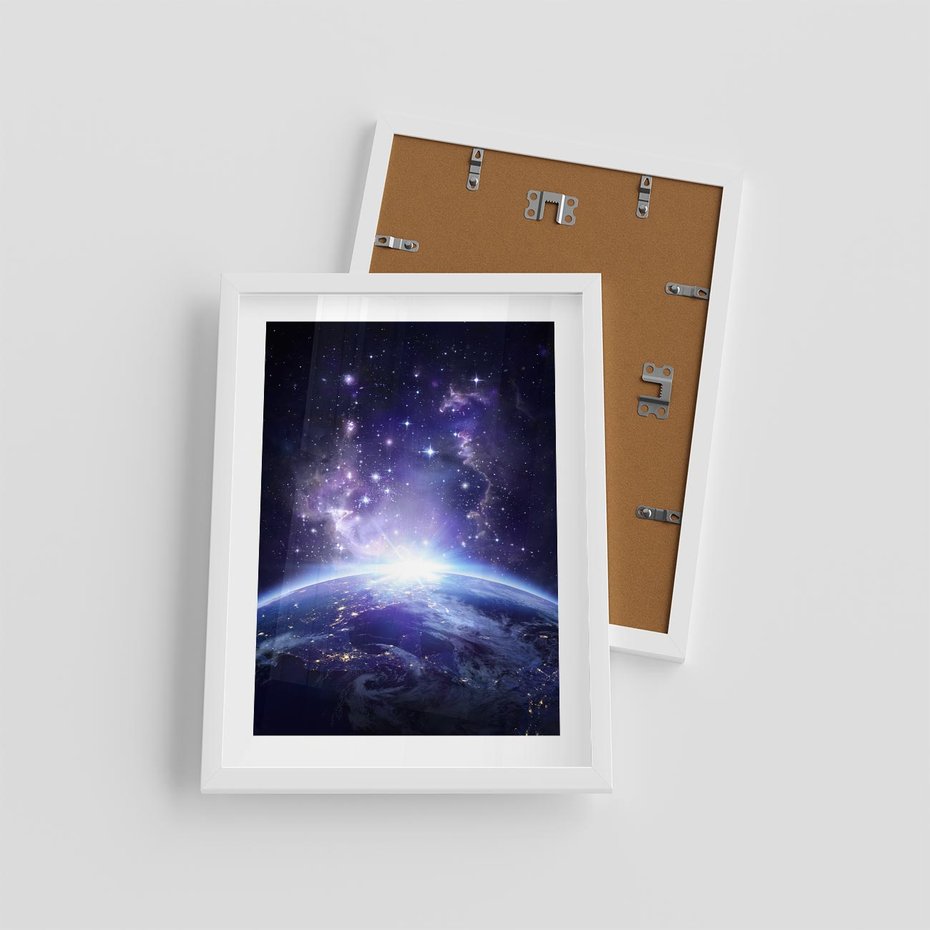 Plakat w ramie 30x40 - Podróż w kosmiczną przestrzeń - kosmos, ziemia - rama biała