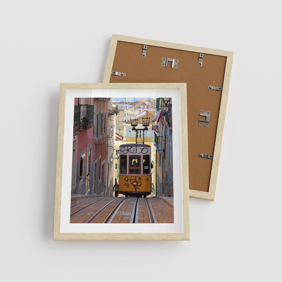 Plakat w ramie 40x50 - Lizbońskie tramwaje - podróż w czasie - Lizbona, tramwaj - rama drewno