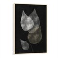 Obraz w ramie 80x120 - Mroczne Złudzenia - abstrakcyjne liście, mroczna atmosfera - rama drewno