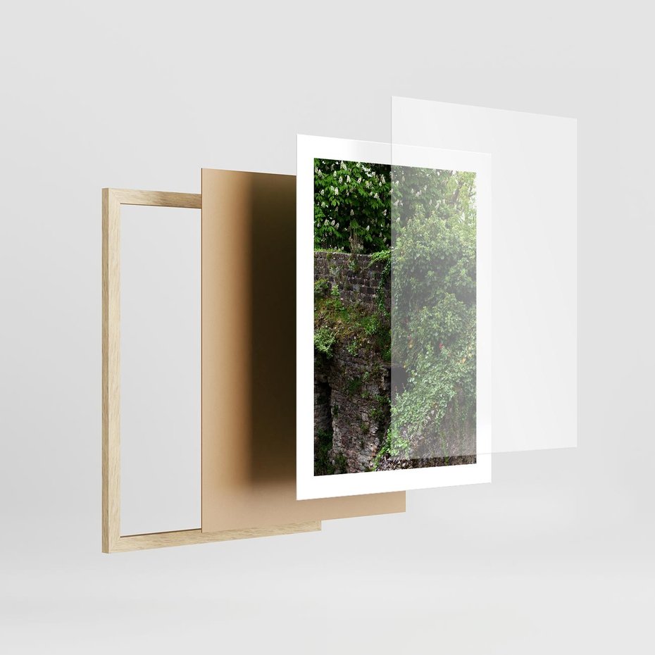 Plakat w ramie 30x40 - Żywiołowa Zieleń - mur, liście - rama drewno
