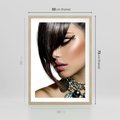 Plakat w ramie 50x70 - Kobieca Fryzura w Ruchu - fryzura, kobieta - rama drewno