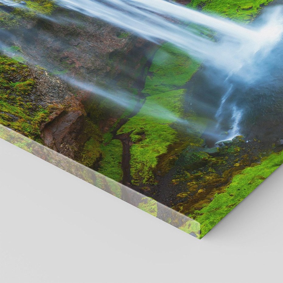 Obraz na płótnie 60x60 - majestat górskiego krajobrazu - wodospad, góry