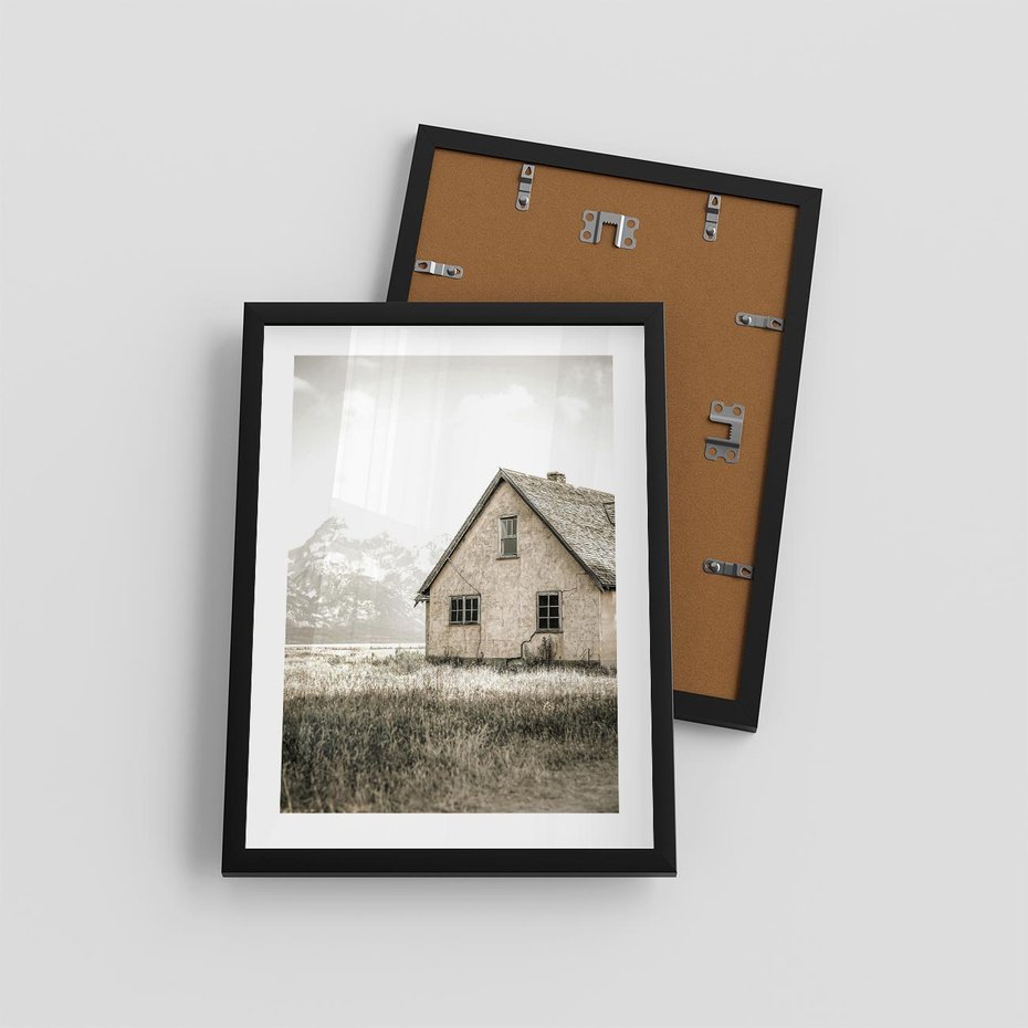 Plakat w ramie 30x40 - Ciepła Atmosfera - dom, stary dom w górach - rama czarna