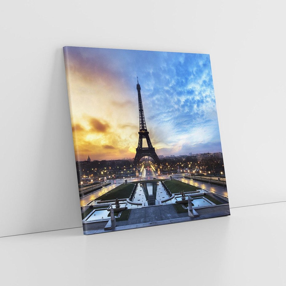 Obraz na płótnie 60x60 - Romantyczny Paryż - Wieża Eiffla w blasku - Paryż, Wieża