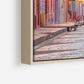 Obraz w ramie 80x120 - W stronę marzycielskich horyzontów - włoska uliczka, wieczór - rama drewno