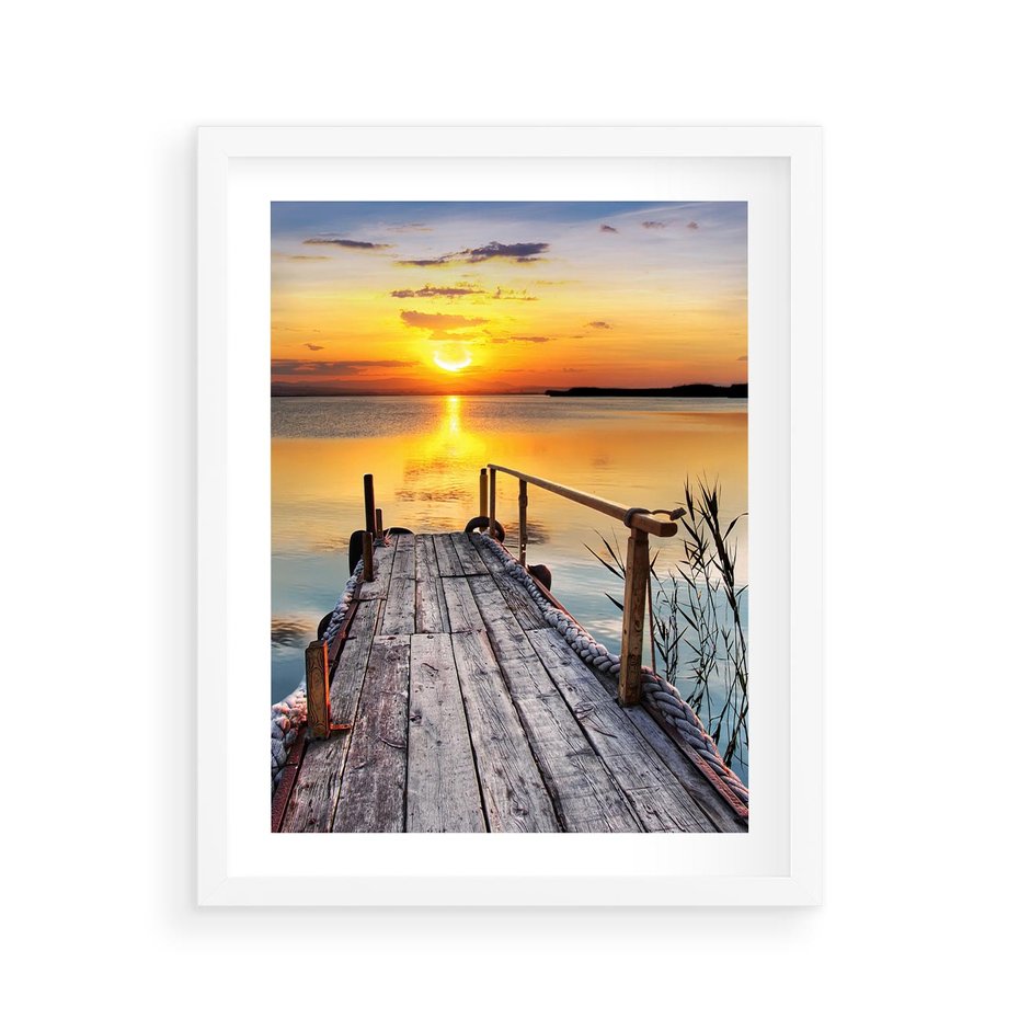Plakat w ramie 40x50 - Zachód nad jeziorem z pomostem - pomost, jezioro - rama biała