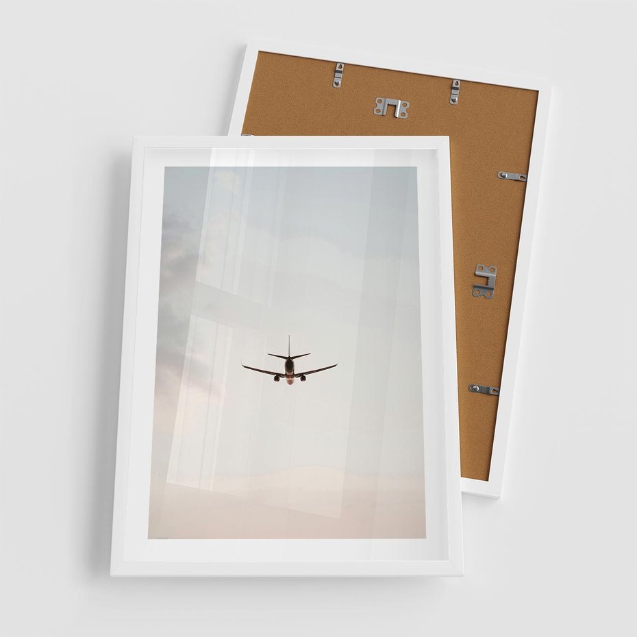 Plakat w ramie 50x70 - W Powietrzu: Samolot na Niebie - samolot w przestworzach, samolot na niebie - rama biała