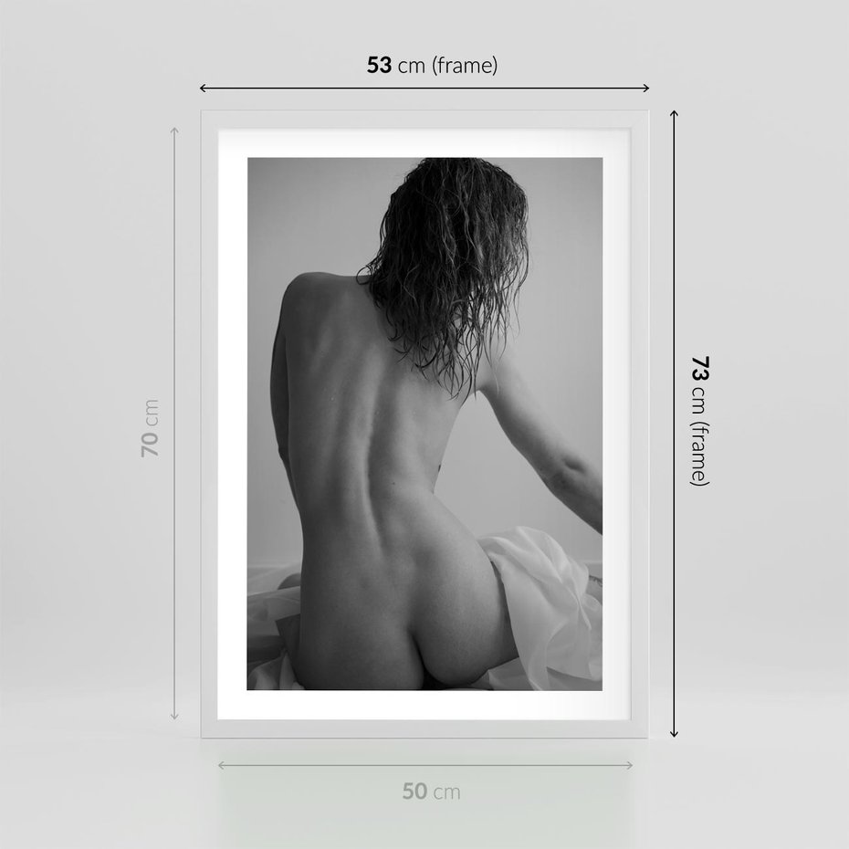 Plakat w ramie 50x70 - Piękno o Poranku - czarno biała fotografia, akt kobiecy - rama biała