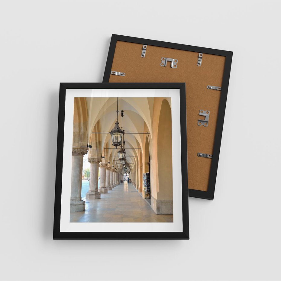 Plakat w ramie 40x50 - Uliczka w perspektywie czasu - uliczka, perspektywa - rama czarna