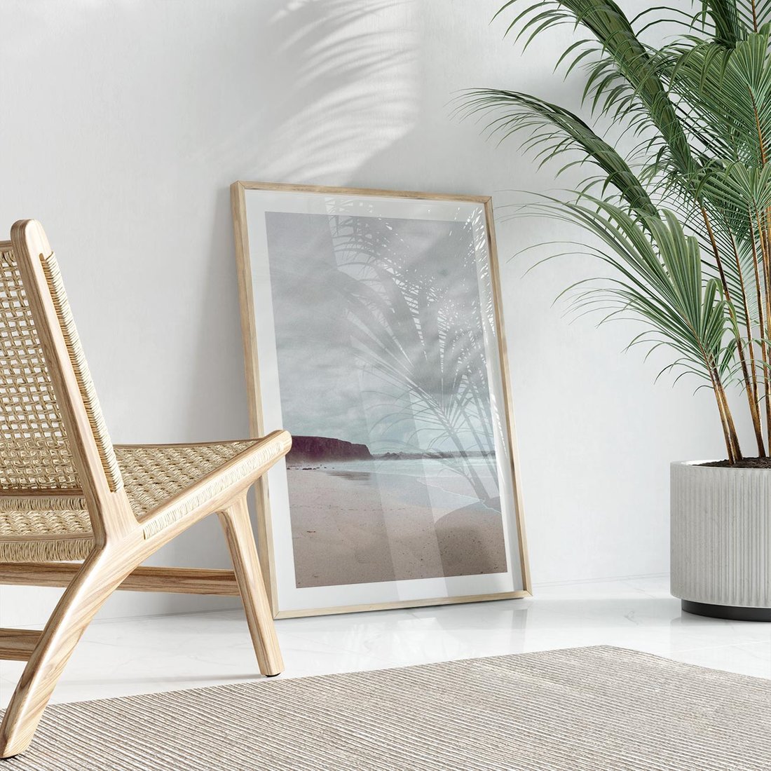 Plakat w ramie 50x70 - Mglista Plaża - plaża, mglisty krajobraz - rama drewno