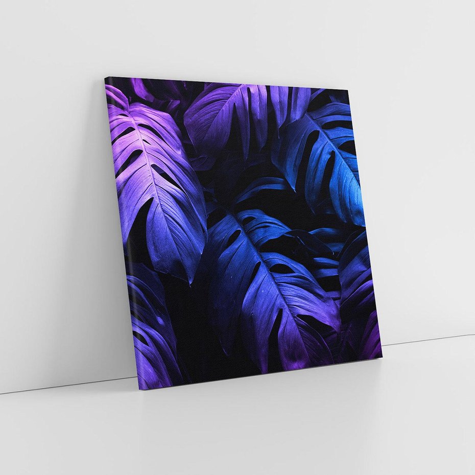 Obraz na płótnie 80x80 - Mroczna Magia Dżungli - mroczna grafika, fioletowe liście monstery na czarnym tle