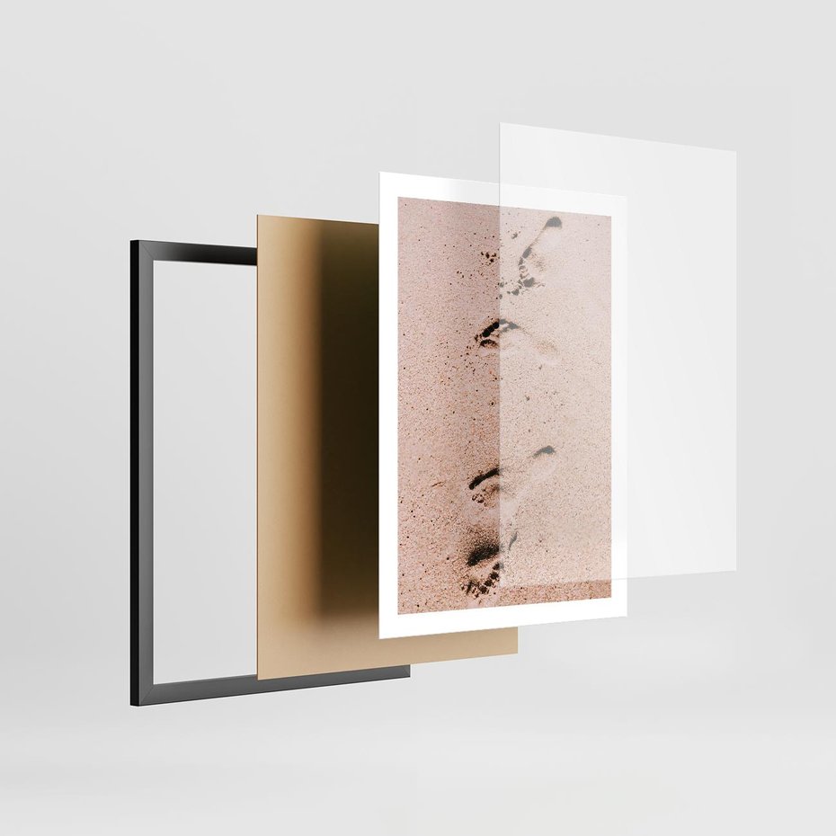 Plakat w ramie 50x70 - Ślady na Piasku - piasek, plaża - rama czarna