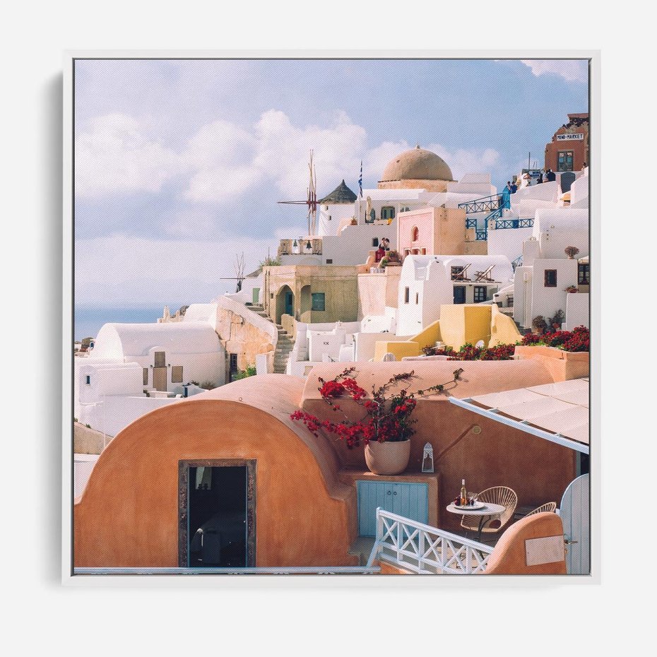 Obraz w ramie 80x80 - Błękit Morza i Białe Domki - Santorini, wyspa - rama biała