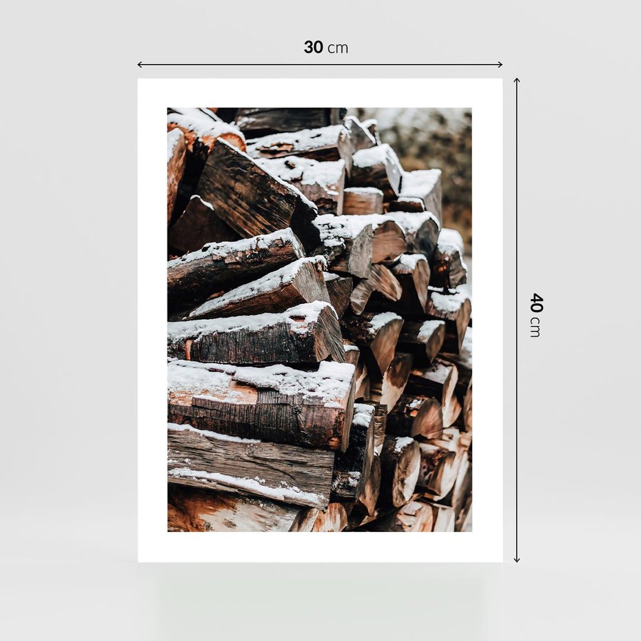 Plakat bez ramy 30x40 - Zimowa Drewniana Idylla - drewno, kłody