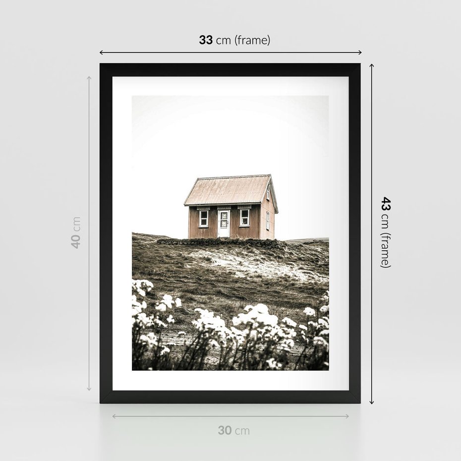 Plakat w ramie 30x40 - Krajobraz z Przeszłości: Kwitnąca Łąka w Sepii - domek na wzgórzu, kwitnąca łąka - rama czarna